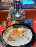 普通，和女儿去吃烤肉，来了大姨妈，没办法0