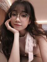 包反差的，戴眼镜的纯，不戴眼镜的魅，你想我用哪种风格供你发泄？1