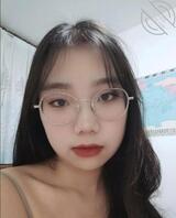 骚包同学晚上发照片给我，说看她有什么变化。真想艹这个骚笔，有办法吗？