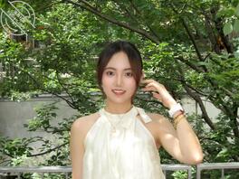 身边的女大分享1