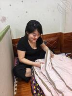 要出门两天，88年骚逼脸母狗大嫂费喜静挤着奶子撅大屁股给我收行李1
