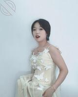 愿意盯着我的脸出来吗1