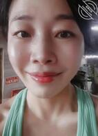 绿母来比一比谁的妈妈更好看，你给我妈打几分？有想操我妈的吗