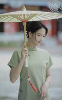 小姨子韦艳勤，偷拍过她，用她的内裤撸过，也用袜子撸过，偷拍的设备去那弄呢0