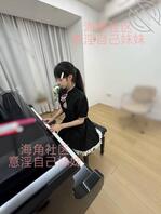 【原创视频115】音乐室内,打情骂俏当中把妹妹强行按在钢琴凳子上使劲摩擦0