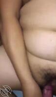 第一次同时跟妈妈和丈母娘做爱0