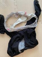 成功拿下小姨的原味内裤原味紧身裤，第一次见这个形状的护垫，护垫的骚味太上0