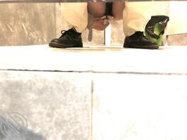 厕所偷拍骚穴81