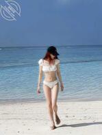 晒比基尼照 这身材真是太绝了！