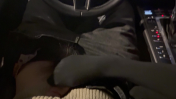 1米75长腿御姐厚黑丝袜车内足交