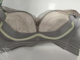 玩老妈刚换下来的原味奶罩2