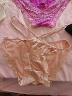 大姨子的骚内内 有想要的吗2