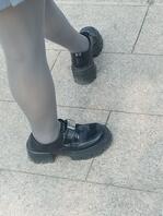 拍玉足