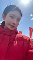 厦门大学极品女大学生妹 邵芸溪 曼妙模特身材 握着肉棒深情跪舔 性感丝足无套按在身下狠狠抽插中出 2