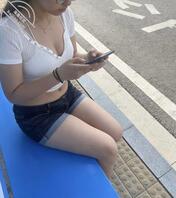 小侄女清明节假期来我这玩了，穿的好骚0