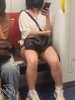 地铁里的大长腿0