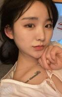 上海某知名大学艺术生 被我轻松拿下 还曝光做爱照片 清纯的脸庞透着骚母狗1