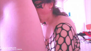 骚老婆又想看评论区的留言啦&hellip;有要姦的吗？快留言吧