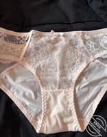 偷拍了小姨子的内衣2