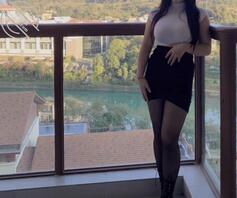 大家好,能告诉我怎么办嘛,巨乳健身教师老婆被朋友家孩子偷看0