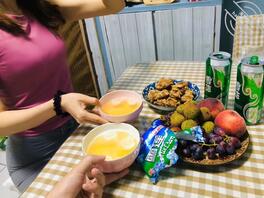 烟台娇妻昨晚打车给司机看裸照1