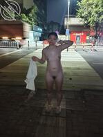 又一次露出1