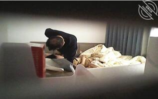 在丈母娘家卧室偷装摄像头1
