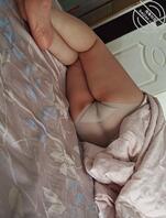 睡着的妈妈屁股真的好大！真想扒开内裤用鸡巴狠操！大家评价一下屁股大不大！0