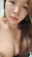 绿帽，出来出差。骚逼发春了，拍了自摸视频要我回去草她，说不回去就找别人草