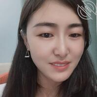 终于跟小骚货表白了，她没有拒绝，感觉快成功了，兄弟们，评论区多多留言啊