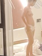 对面楼不穿衣服的妹妹0