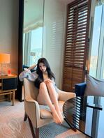 轻声安慰一两句