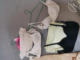 之前特意在网上买了条万能钥匙潜入护士表妹的闺房，打胶她的内衣内裤