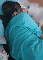 趁妹妹喝醉，偷拍他的小骚逼 22