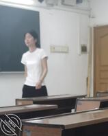 猛吸她的奶头