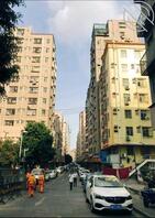 在学校外的出租屋和妈妈激情缠绵 ,同学敲门差点被发现【原出售】0