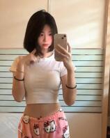 短发小姐妹自拍0