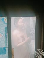 偷拍隔壁小姐姐洗澡1