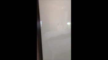  【穿黑丝被射的嫂子】嫂子的骚穴被我的精液堵了