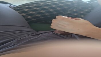 老婆感冒了不能操，但还是放不下手里的鸡吧