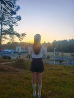 舅妈卫生间的内裤，看完睡不着了，我要不要看照片打飞机