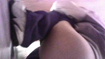 偷拍讨人厌小母猪上厕所