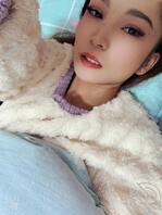 骚同事宿舍真乱，全是骚鞋子内衣丝袜0