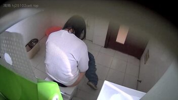 财务姐姐拉屎的大屁股