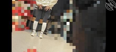 超市里买东西的肥臀小姐姐