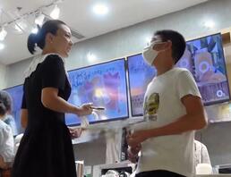 少妇爱好者 带儿子出去玩0