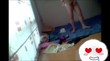 换妻偷拍，各种爆操，小宝宝在中间观战，绝对真实。