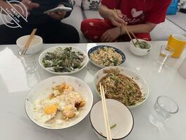 原创(106) 大舅又来我家蹭饭,偷拍几张2