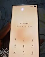 今天大嫂叫我帮他修手机，锁住了，没有密码，却看到这个图片，撸了一发