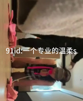 [原创]调教02新母狗之逗狗踩头打屁股口交，完整版主页，